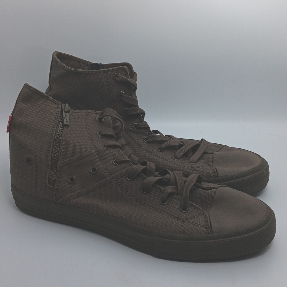 LEVI'S SNEAKERS